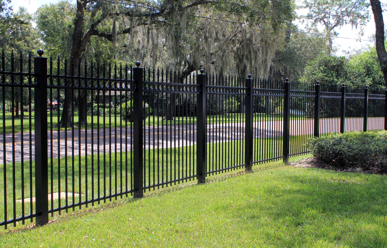 Aluminum fence in Tampa