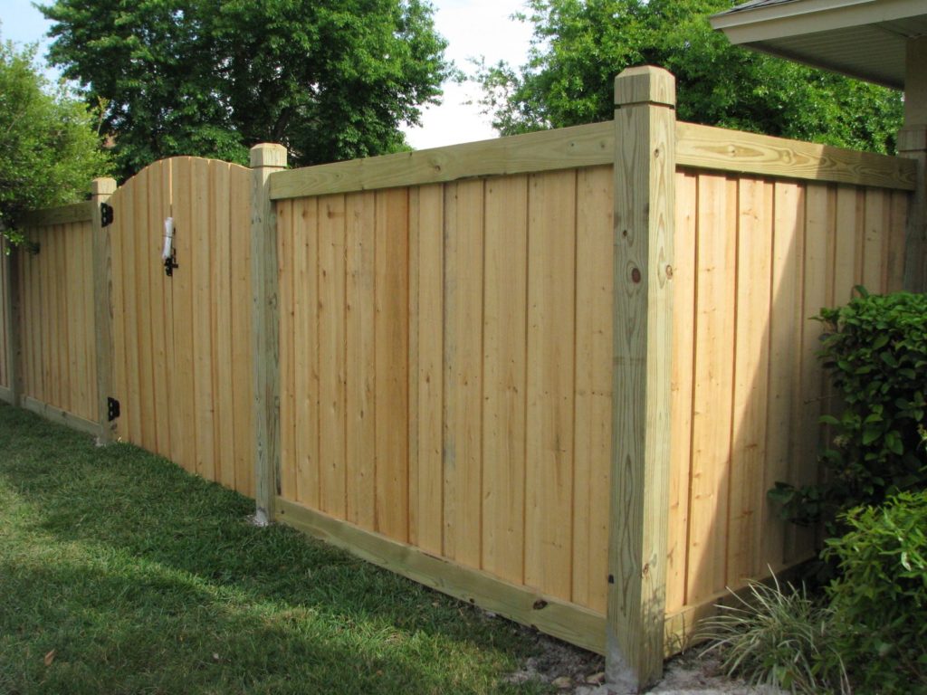 wood fence contractors tampa